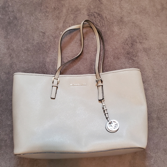 Large Michael Kors Purse - Picture 1 of 15
